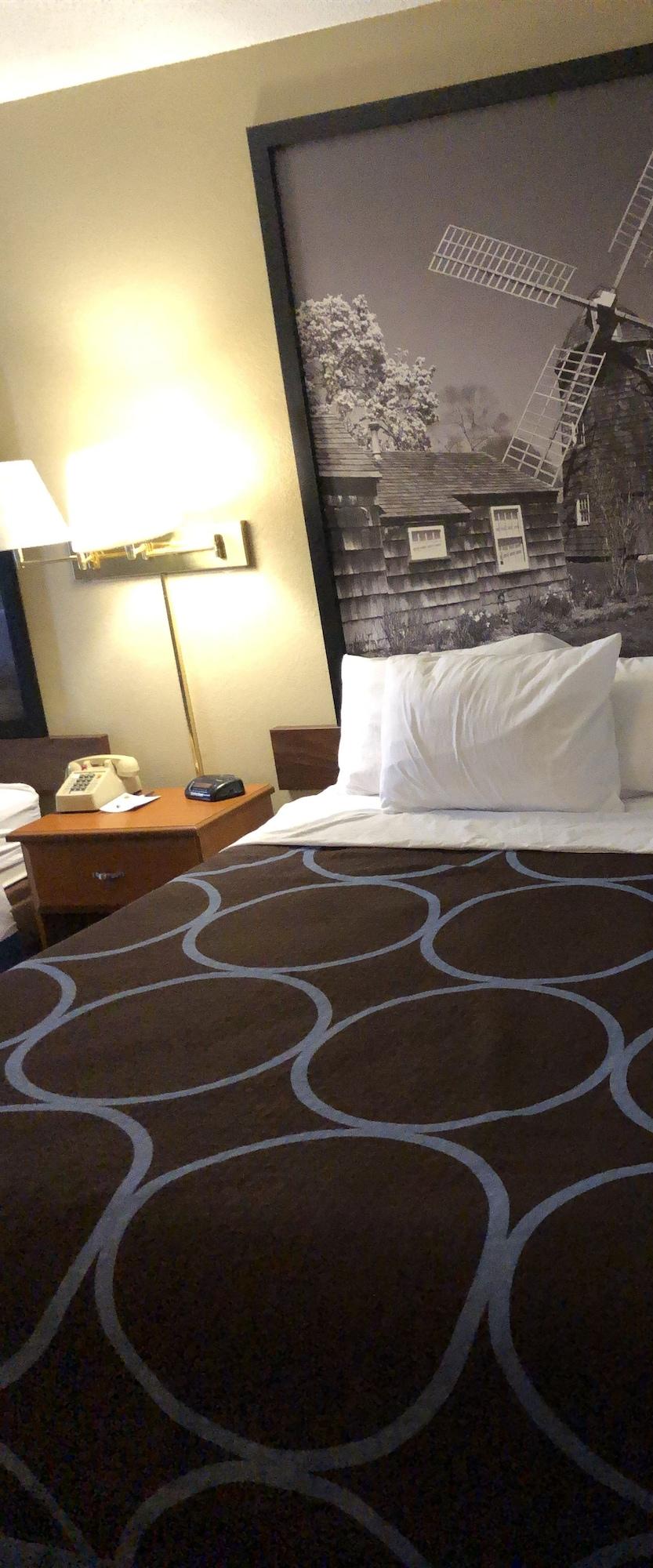 ซูเปอร์ 8 บาย วินด์แฮม มอนต์โกเมอรี เมย์บรูก Motel Montgomery ภายนอก รูปภาพ