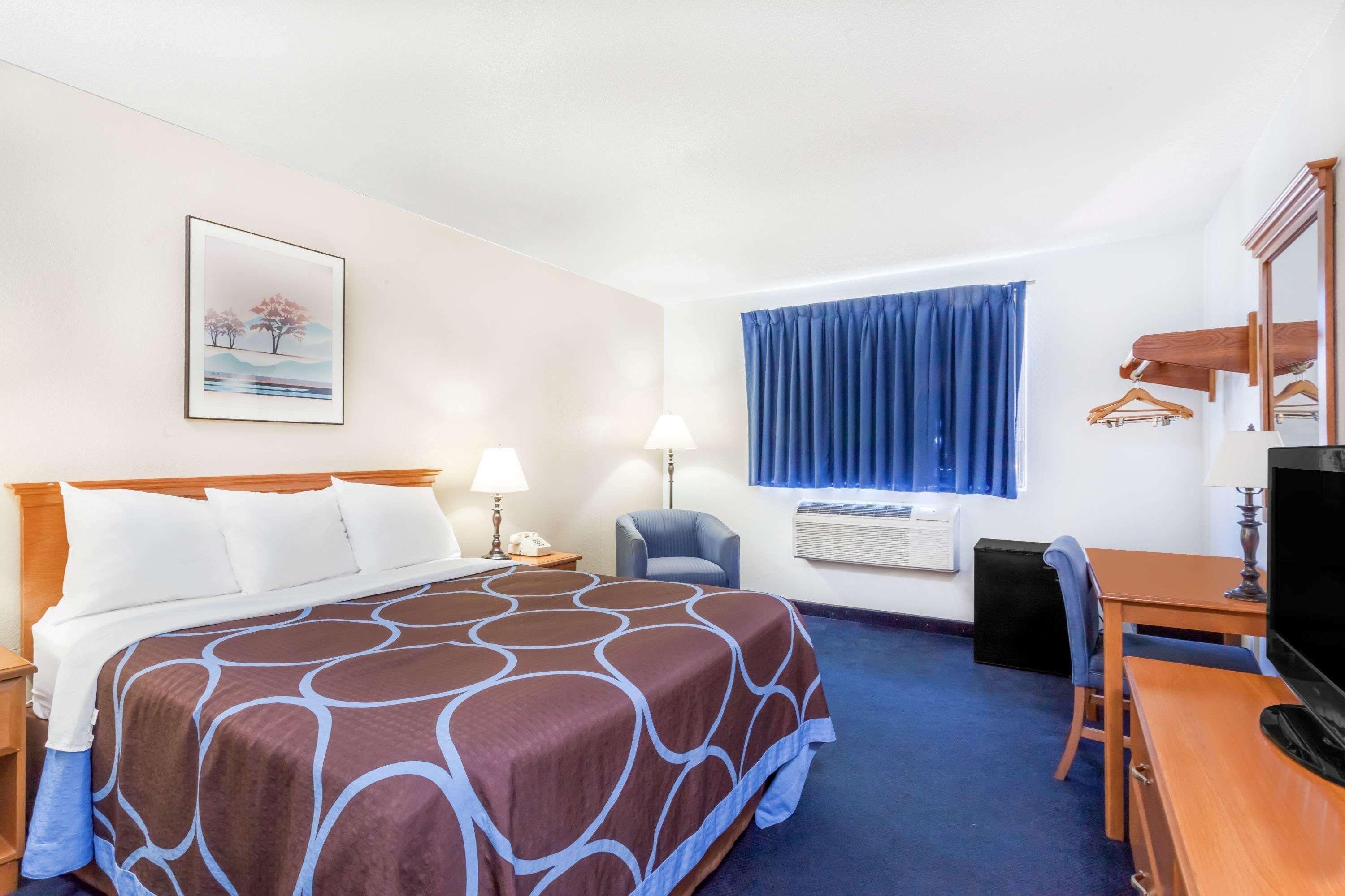 ซูเปอร์ 8 บาย วินด์แฮม มอนต์โกเมอรี เมย์บรูก Motel Montgomery ภายนอก รูปภาพ