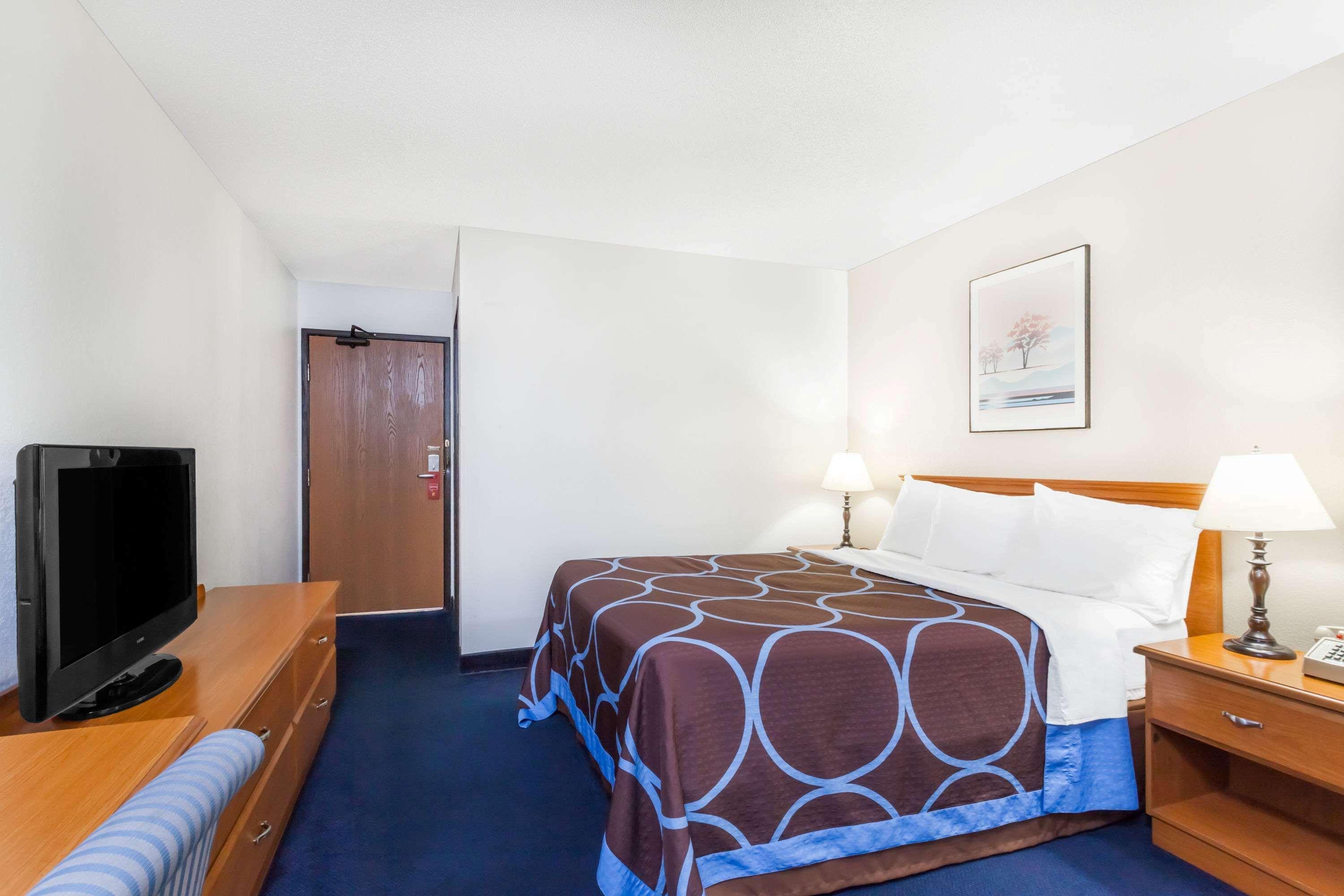ซูเปอร์ 8 บาย วินด์แฮม มอนต์โกเมอรี เมย์บรูก Motel Montgomery ภายนอก รูปภาพ