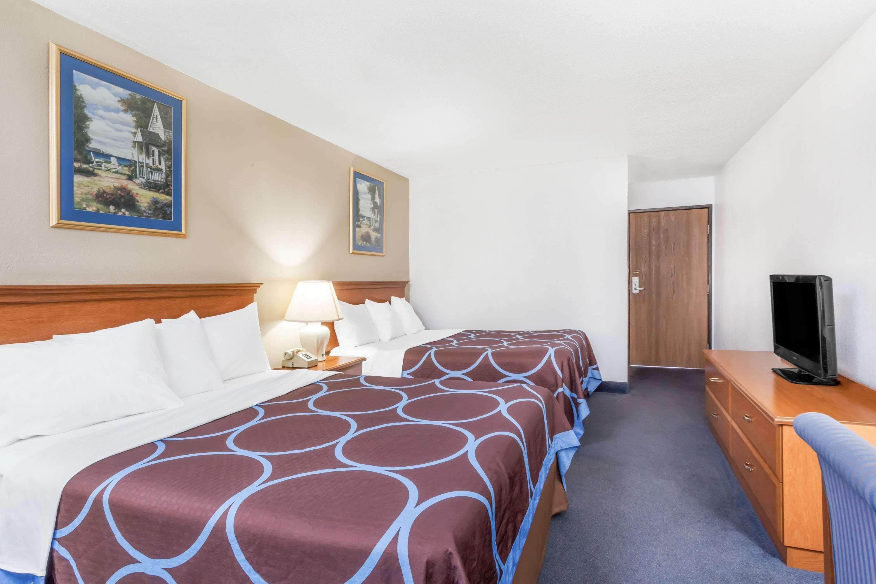 ซูเปอร์ 8 บาย วินด์แฮม มอนต์โกเมอรี เมย์บรูก Motel Montgomery ภายนอก รูปภาพ